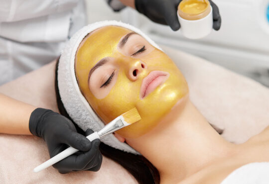 Best Gold Facial for Men and Women 10
