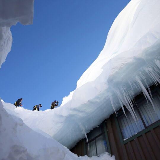 Snow easing after affecting travel in deep south video 8