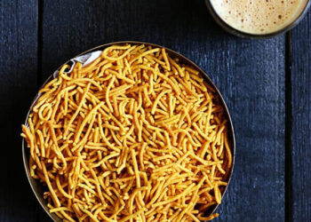 Indian Cooking Tips: Make Market-Style Aloo Bhujia At Home, With This Fool-Proof Recipe